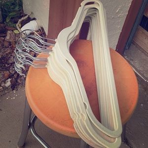 25 Velvet clothes hangers black or white